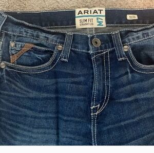 EUC ARIAT JEANS SIZE 32/30